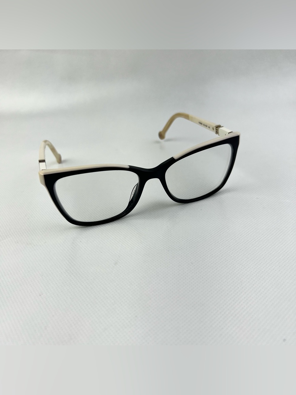 Carolina Herrera VHE896K COL.700Y NOS Black white Eyeglasses Frame 54-16-140 - Picture 2 of 9